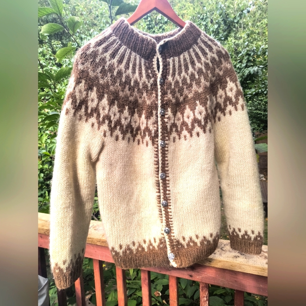 Icelandic wool cardigan